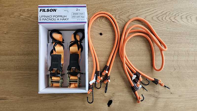 Uchytávacia sada pre úžitkové autá